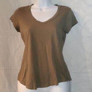 Max Studio Women’s Army Green V-Neck Top Short Sleeve Size Small